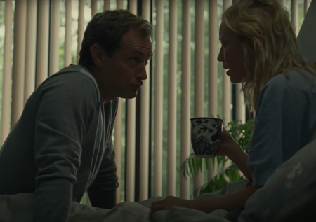 Появился дублированный трейлер фильма «Гнездо» с Джудом Лоу