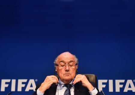 Блаттер подаст в суд на ФИФА