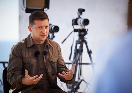Рейтинг Зеленского упал до минимума