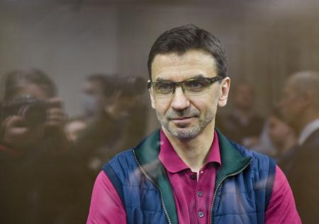 Экс-министра Абызова приговорили к колонии строгого режима