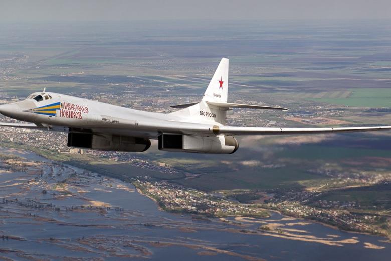 Самолёт Ту-160М