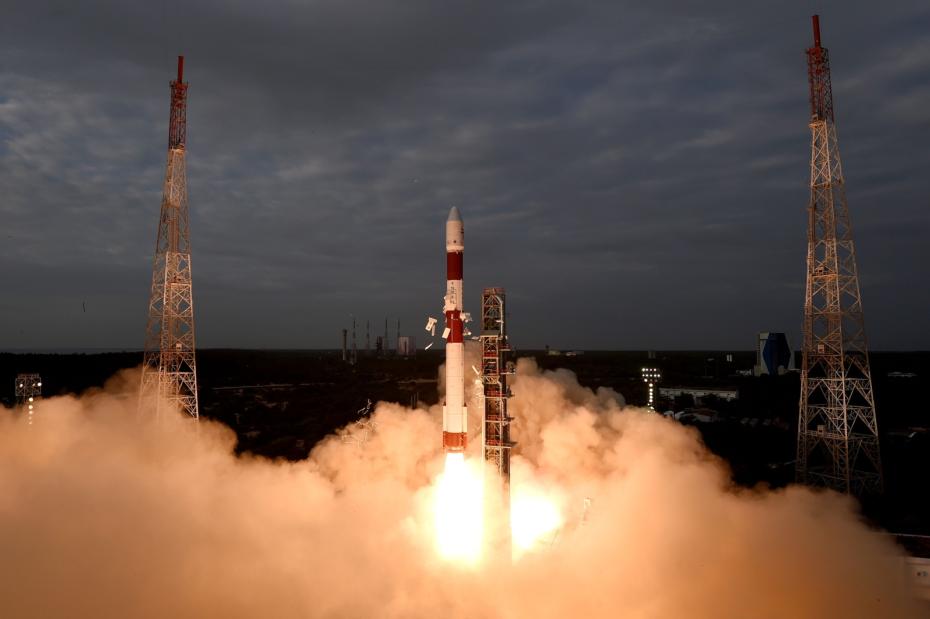 Старт индийской ракеты-носителя PSLV C56, которая доставит на орбиту спутник «Чандраян-3»