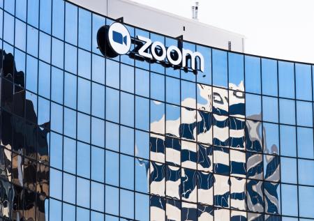 В Zoom без объяснения причин уволили президента и не ищут ему замену