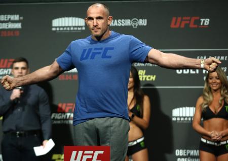 У Алексея Олейника сменился соперник за неделю до боя в UFC