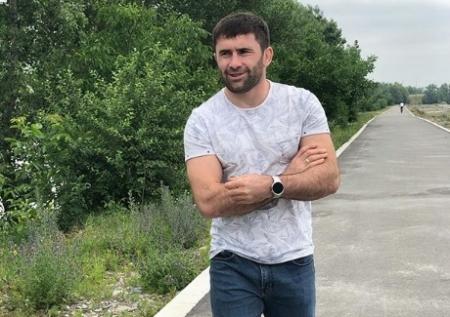 Боец Коков рассказал, как относится к сопернику Вартаняну