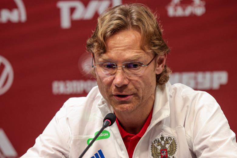 Валерий Карпин
