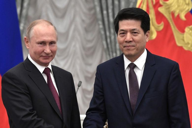 Владимир Путин и эмиссар Китая Ли Хуэй