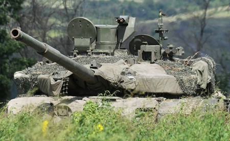 Названы преимущества российского T-90 перед американским Abrams