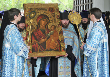 День Иверской иконы Божией Матери: когда отмечают, традиции и запреты