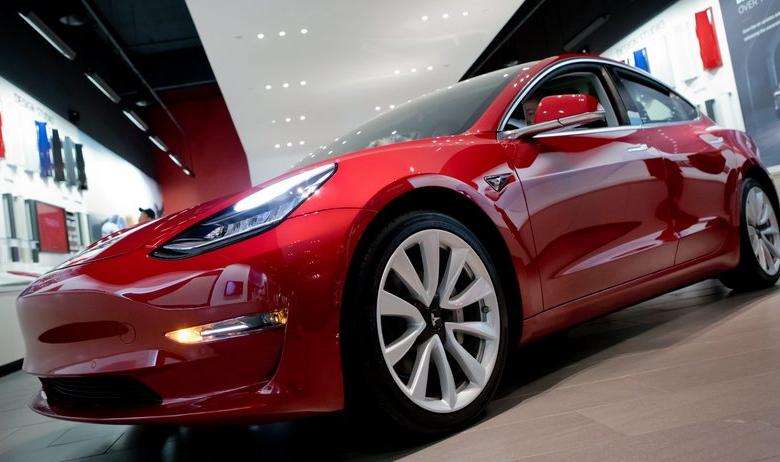 Электрокар Tesla Model 3