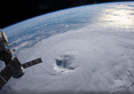 Космонавт рассказал, кого его дети попросили отправить в космос