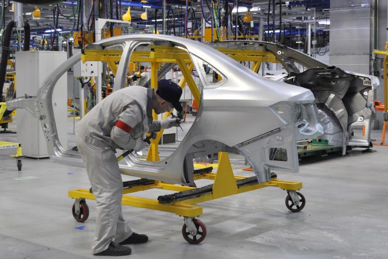 Работа цеха сборки автомобилей Lada на Ижевском автозаводе ОАО «АвтоВАЗ»