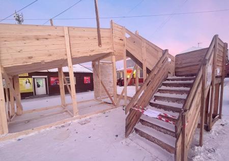 «Два открытых перелома»: новая горка обрушилась под детьми в Хакасии 