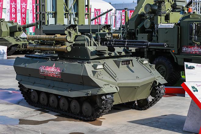 Боевой многофункциональный робототехнический комплекс "Уран-9"