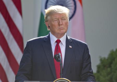 Трампа в Индии назвали богом