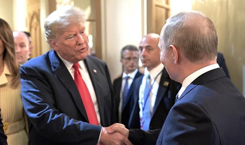 Президент США Дональд Трамп с президентом РФ Владимиром Путиным