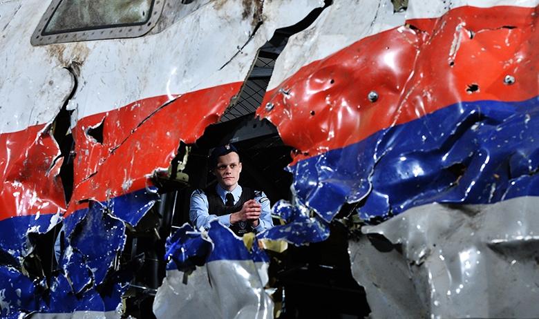 Представление доклада об обстоятельствах крушения лайнера Boeing 777 Malaysia Airlines (рейс MH17) на востоке Украины 17 июля 2014 года на военной базе Гилзе-Рейен в Нидерландах