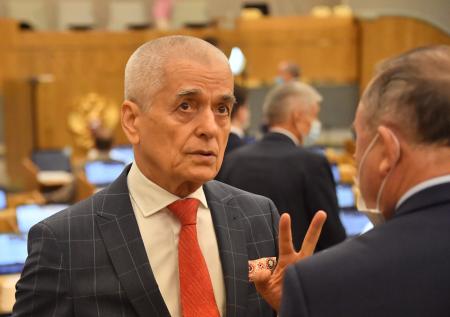 Онищенко предложил сделать стипендию в размере прожиточного минимума