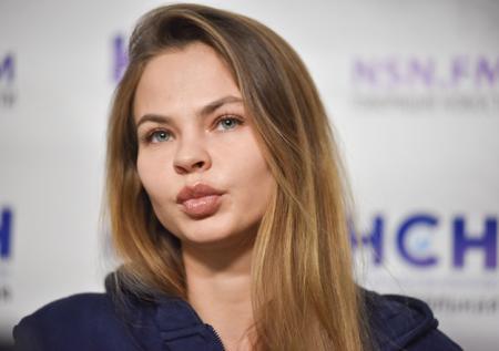 Участники «Последнего героя» отказались спать с Настей Рыбкой 