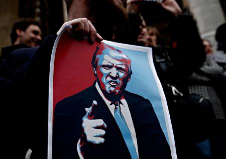 Нелегалов не пустят: суд в США подтвердил самый жестокий указ Трампа