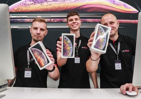 Блогер проверил на прочность iPhone XR