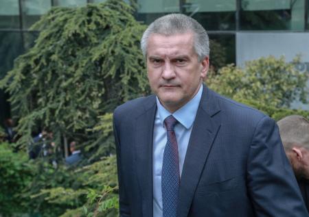Аксенов продлил высокий уровень террористической опасности в Крыму