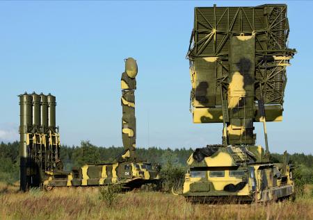 Минобороны России показало работу ЗРС С-300В и ПЗРК «Игла» на Украине