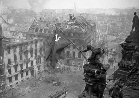 В Госдуме преподали Евросоюзу урок истории в преддверии 80-летия Победы