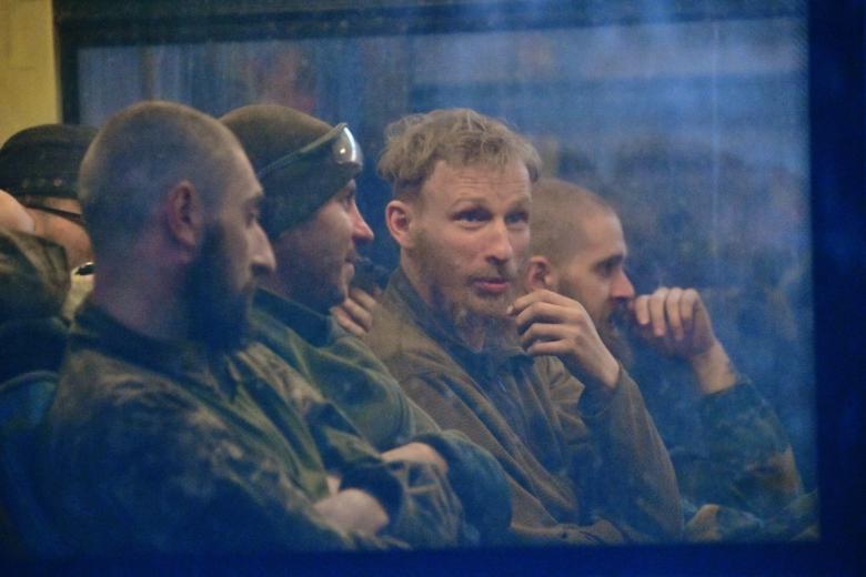 Сдавшиеся в плен украинские военнослужащие