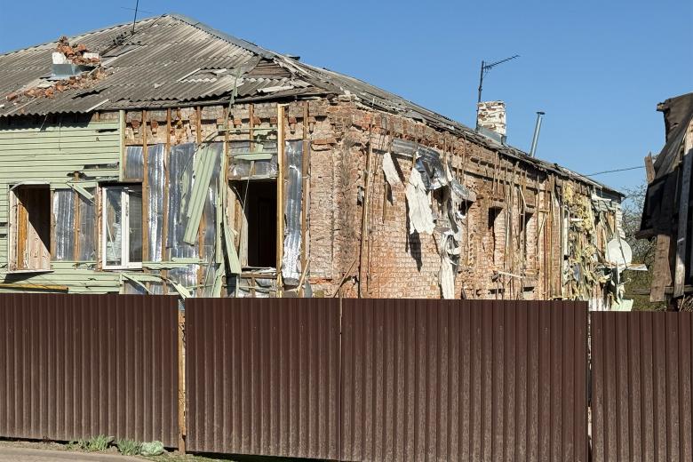 Разрушения после атаки ВСУ в городе Рыльске