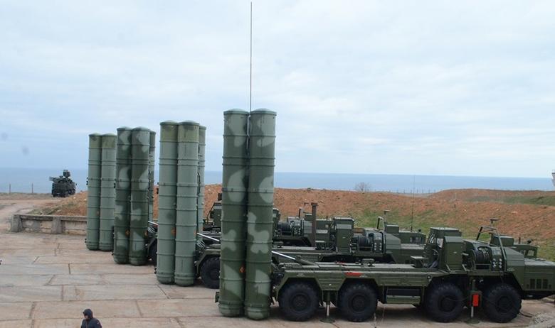 Пусковые установки С-400 на стартовой позиции