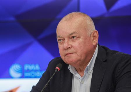 «Устроили цирк уродов»: Киселёв ответил Калягину про развал театров