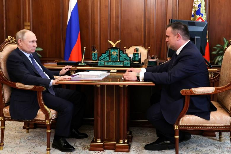 Президент России Владимир Путин и губернатор Новгородской области Андрей Никитин