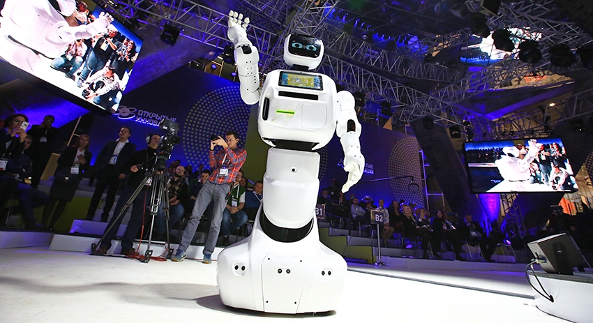 Презентация новой версии автономного робота-помощника Promobot V.3 в рамках форума «Открытые инновации»