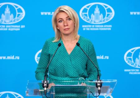 Захарова: США и Киев оформляют передачу оружия как покупку хомута и сала 