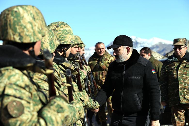 Минобороны Азербайджана опубликовало кадры скопления армянских войск на границе с Азербайджаном и строительства там новых опорных пунктов