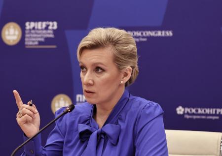 «Вранье или глупость?»: Захарова о заявлении США по снарядам с ураном