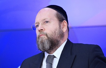 Раввин осудил Запад за переписывание истории СССР