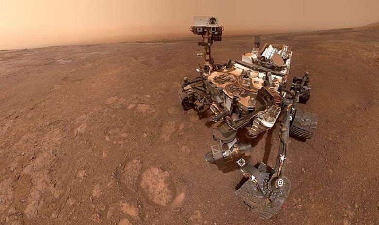 Ровер Curiosity на поверхности Марса