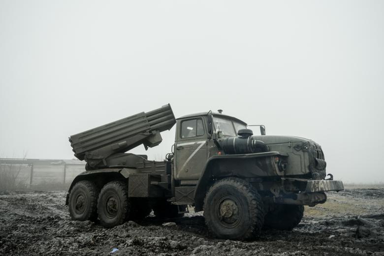 Работа реактивной системы залпового огня (РСЗО) «Град» в ходе специальной военной операции