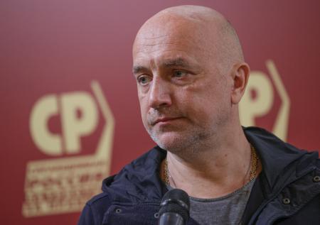 Прилепина лишили депутатского мандата