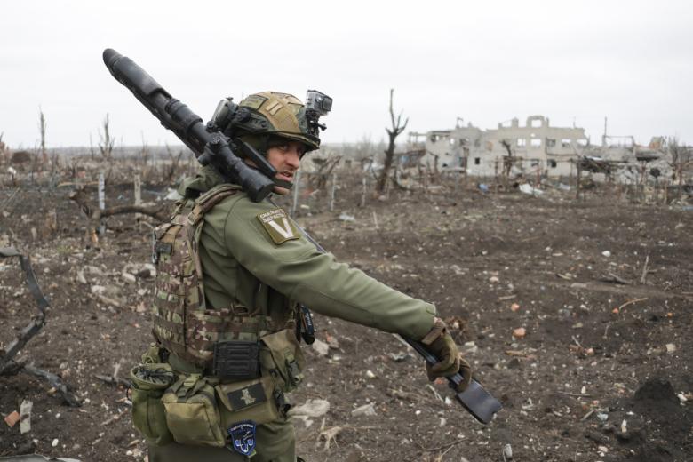 Военнослужащий ВС РФ во время выполнения задач СВО