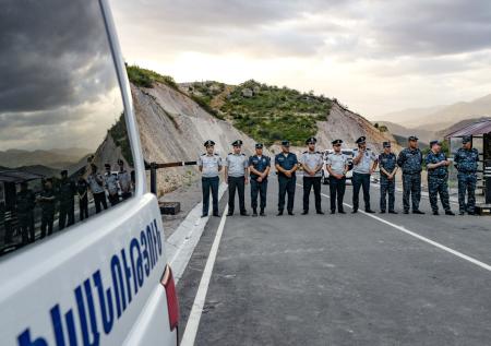 Политолог обвинил Запад в давлении на МККК из-за доставок грузов в Карабах