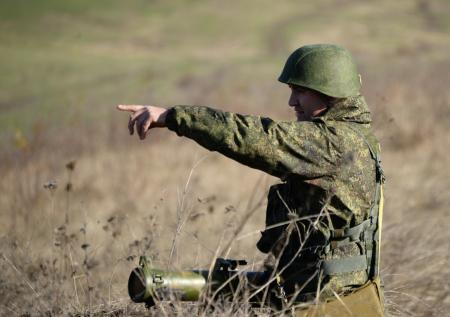 Минобороны показало кадры работы огнеметчиков на Украине