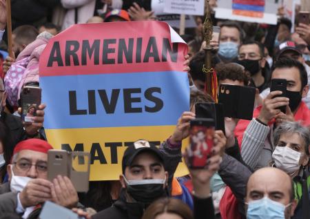 В Брюсселе полицейские использовали водомёты для разгона митингующих армян