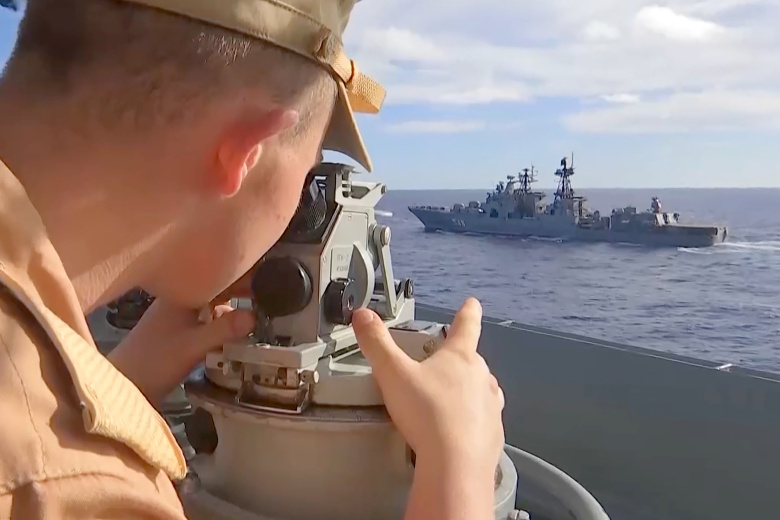  Военнослужащий во время учений Тихоокеанского флота