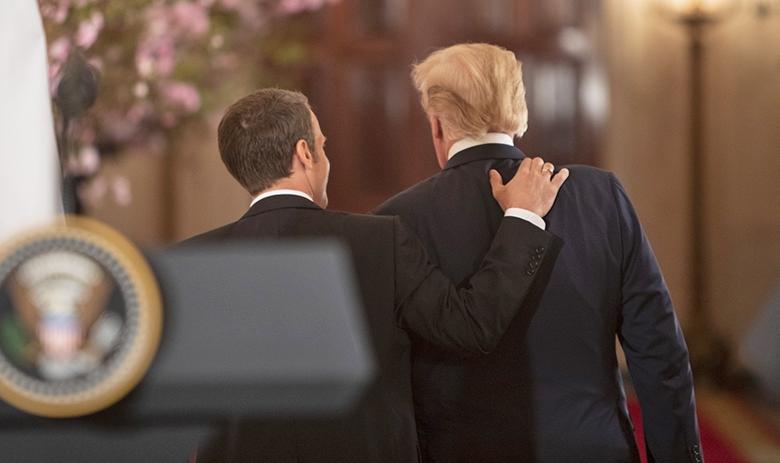 Президент Франции Эммануэль Макрон и президент США Дональд Трамп