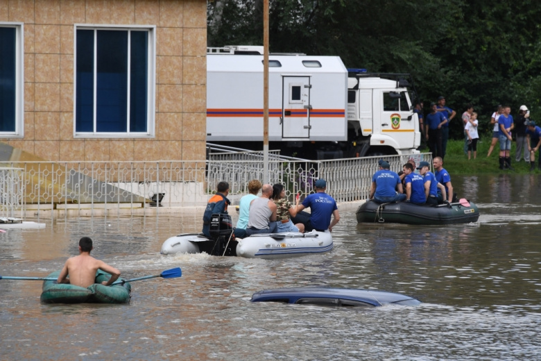 Наводнение в Уссурийске из-за подъема уровня воды после прорыва дамбы
