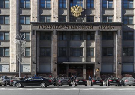 В Госдуме переход чиновников на отечественные машины назвали невыгодным