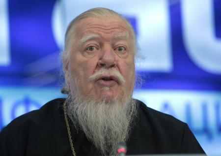 Протоиерей Смирнов назвал мигрантов будущим России
